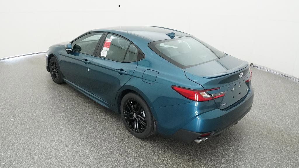 2025 Toyota Camry SE 28