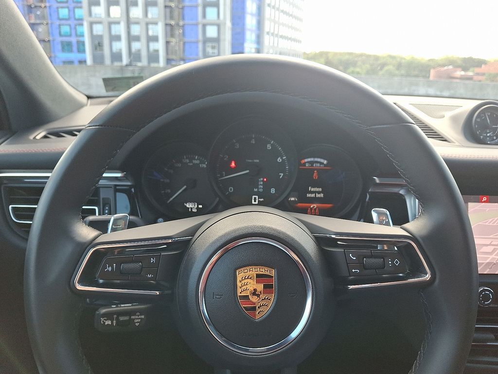 Thumbnail: 2025 Porsche Macan - 24