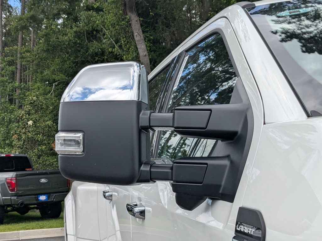 2026 Ford F-350 Super Duty LARIAT