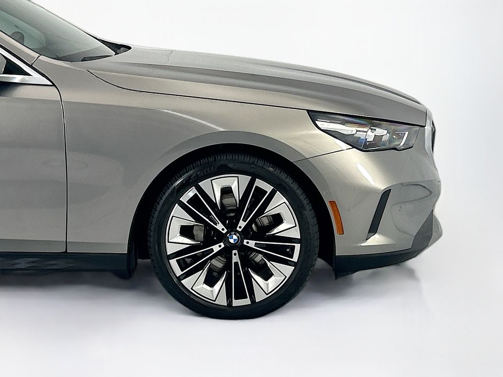 Thumbnail: 2025 BMW 5 Series - 11