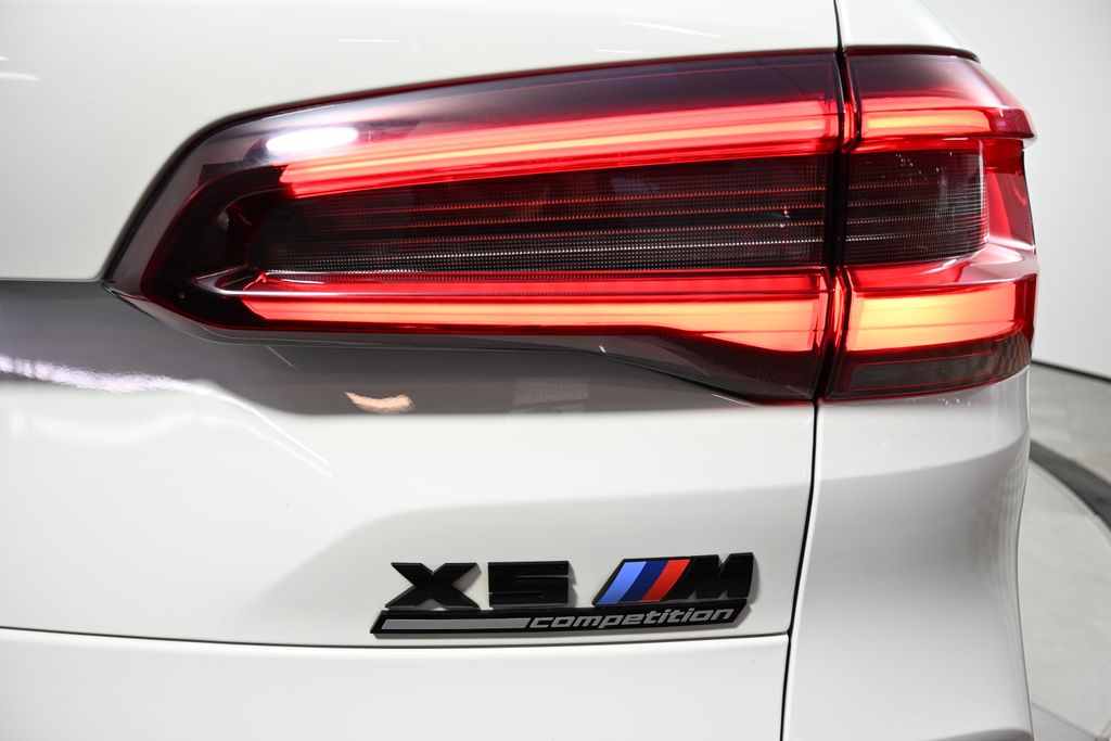 Thumbnail: 2023 BMW X5 - 11