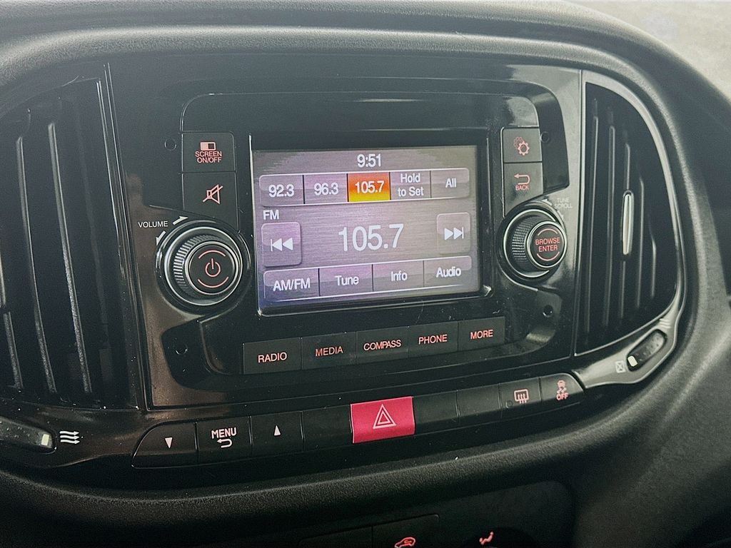 Used 2020 White Ram Tradesman SLT image 17