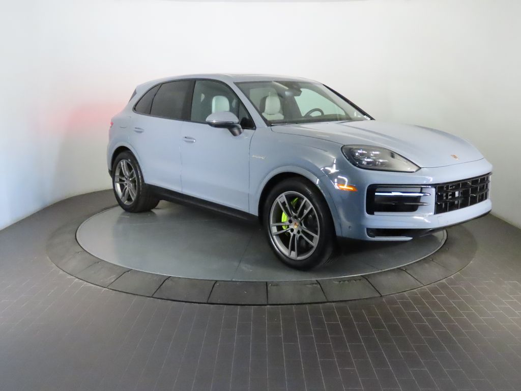 Thumbnail: 2025 Porsche Cayenne - 9