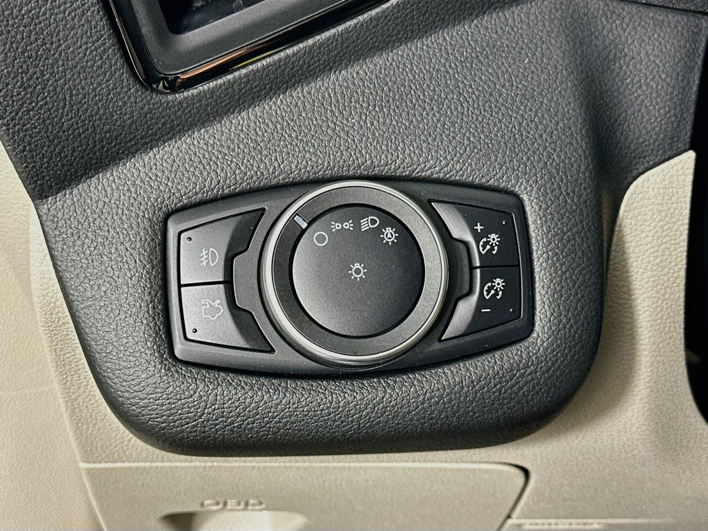 Thumbnail: 2016 Ford Escape - 10