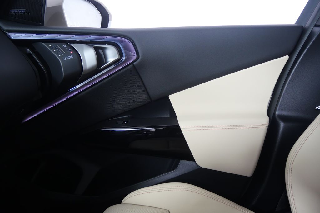 Thumbnail: 2026 BMW X3 - 23