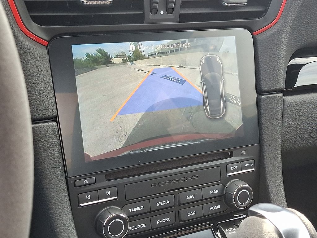 Thumbnail: 2019 Porsche 911 - 17