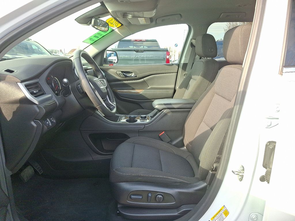 Thumbnail: 2023 GMC Acadia - 14