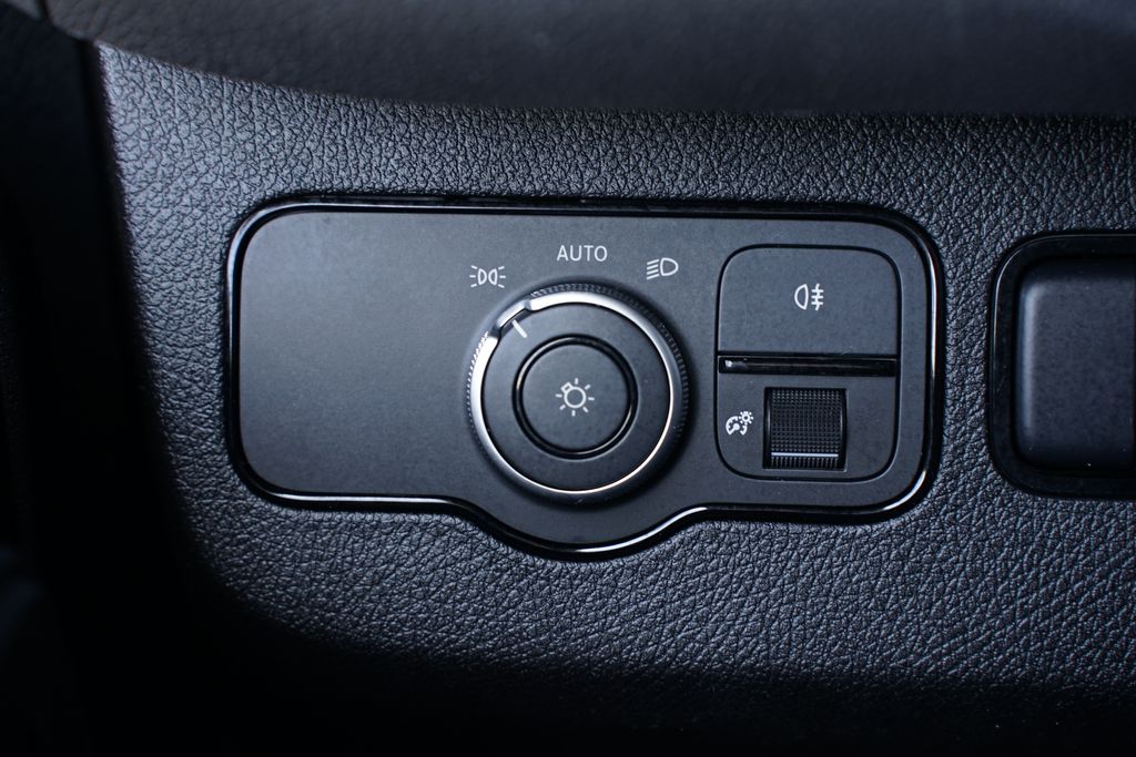 Thumbnail: 2024 Mercedes-Benz Sprinter - 23