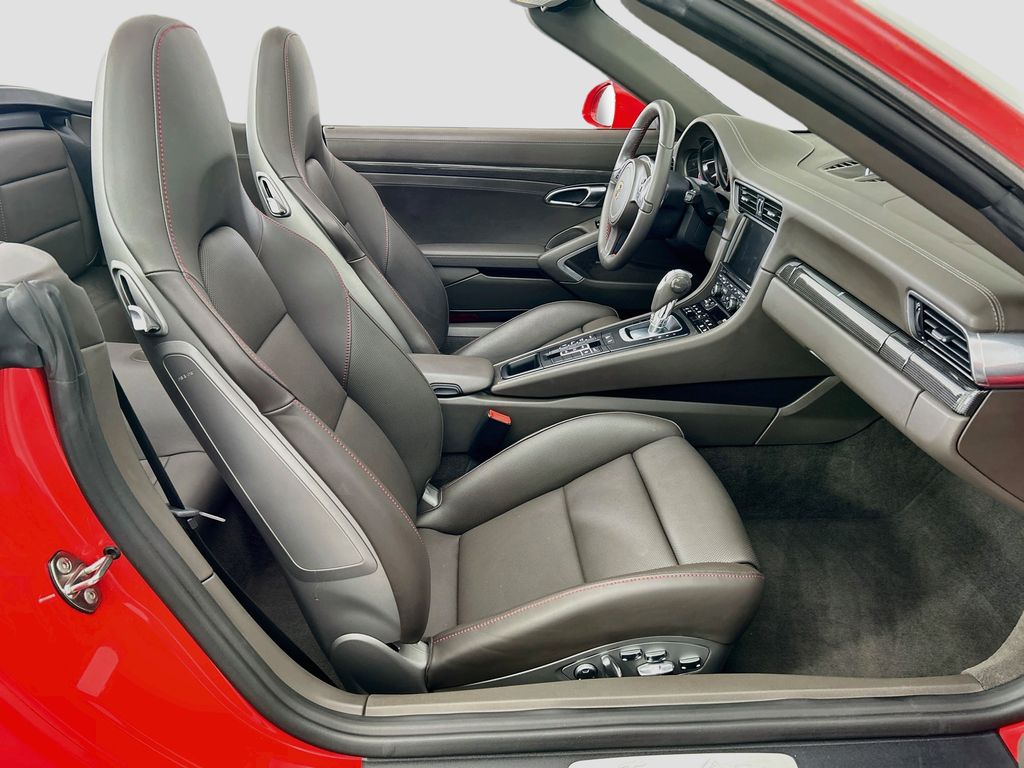 Thumbnail: 2014 Porsche 911 - 19