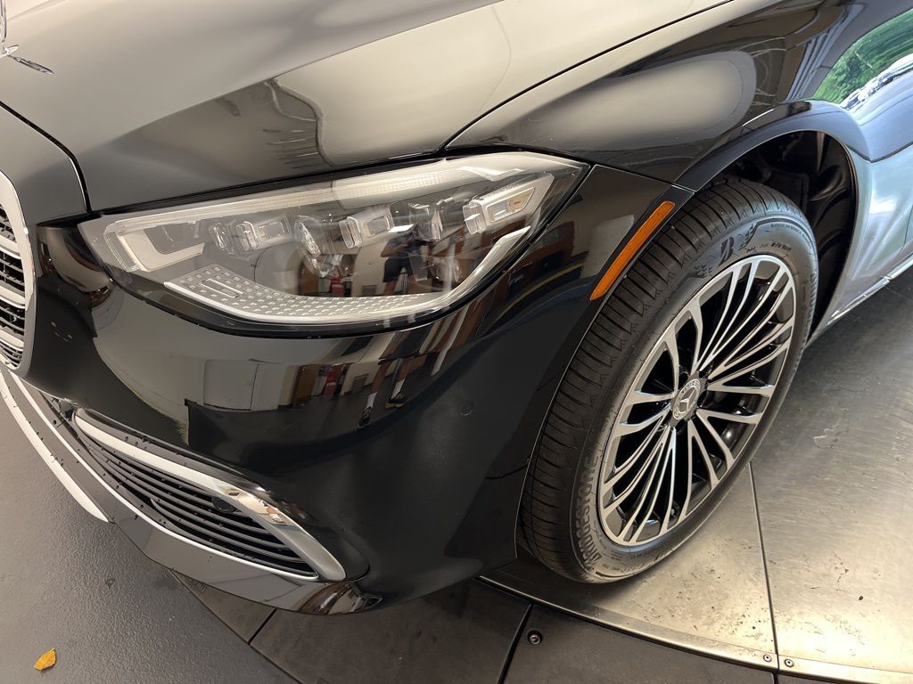 Thumbnail: 2025 Mercedes-Benz S-Class - 9