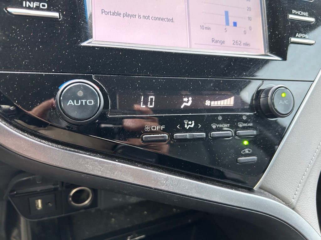 Thumbnail: 2018 Toyota Camry - 25