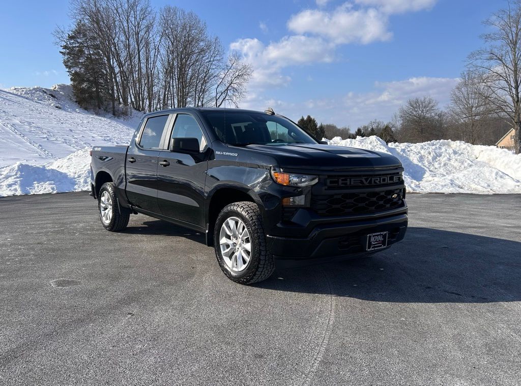 Black 2022 Chevrolet Silverado 1500 Custom Crew Cab 4WD Pickup Truck Four-Wheel Drive 8-Speed Automatic