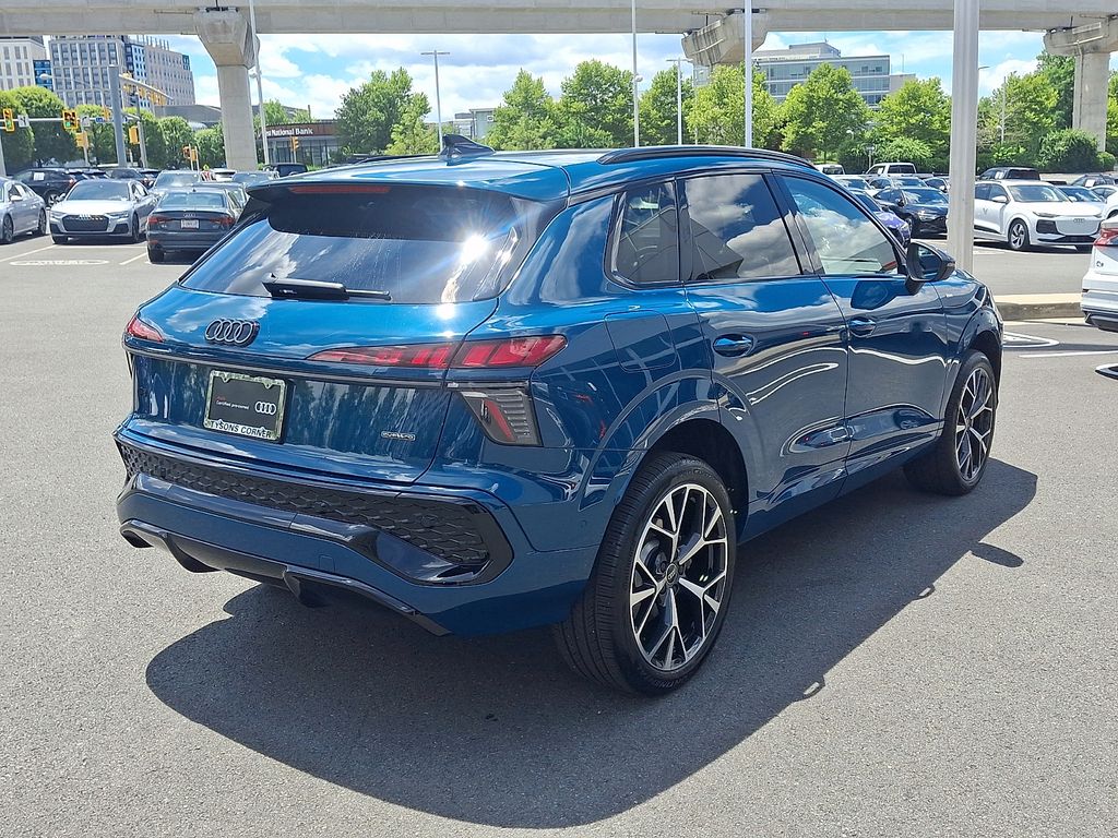 Thumbnail: 2026 Audi Q3 - 4