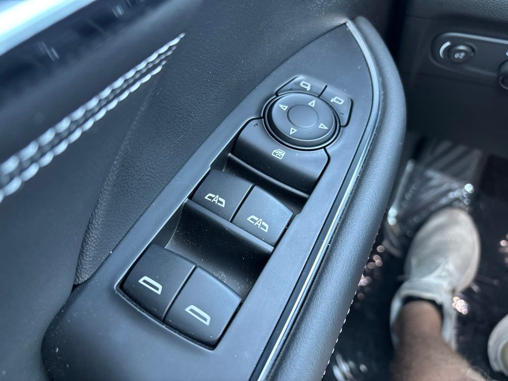 Used 2023 Buick Envision SUV