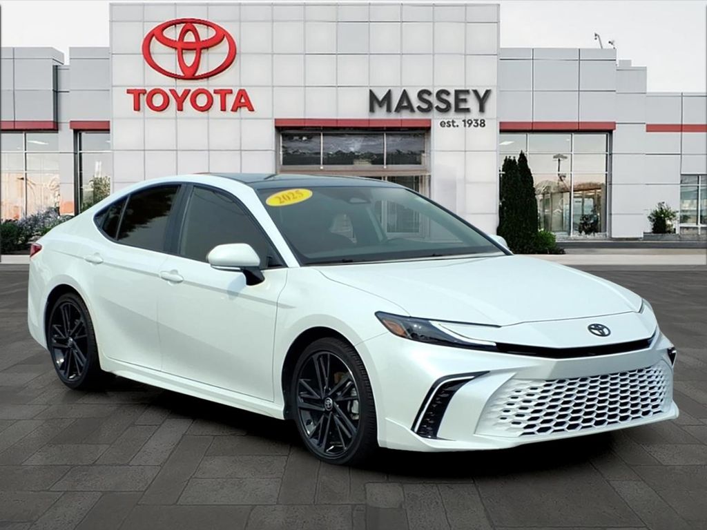 White (Wind Chill Pearl) 2025 Toyota Camry Sedan Front-Wheel Drive Continuously Variable Transmission