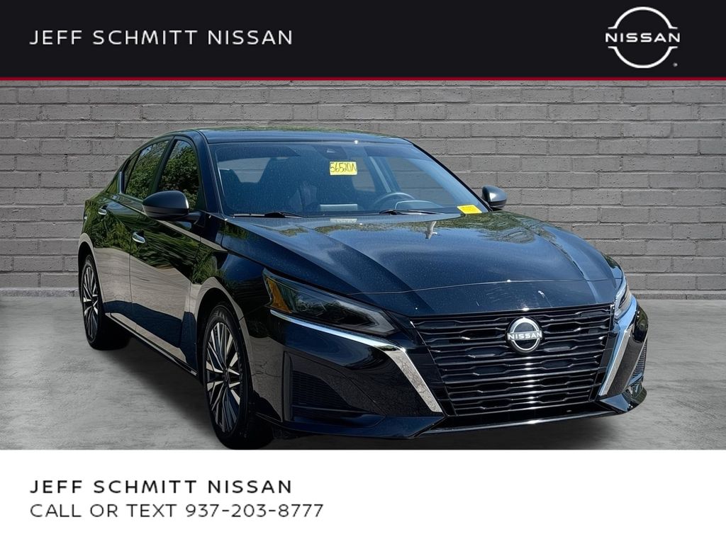 Super Black 2025 Nissan Altima Sedan Front-Wheel Drive Continuously Variable Transmission