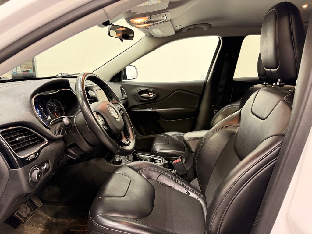 2019 Jeep Cherokee Altitude 10