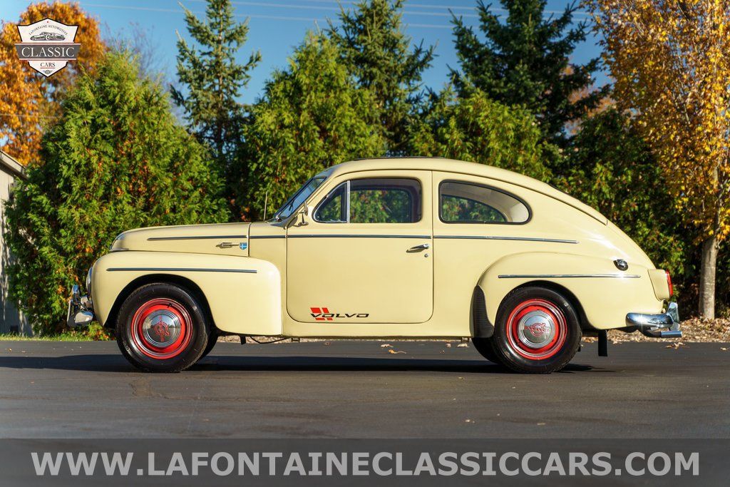 1958 Volvo 2dr Sedan 272