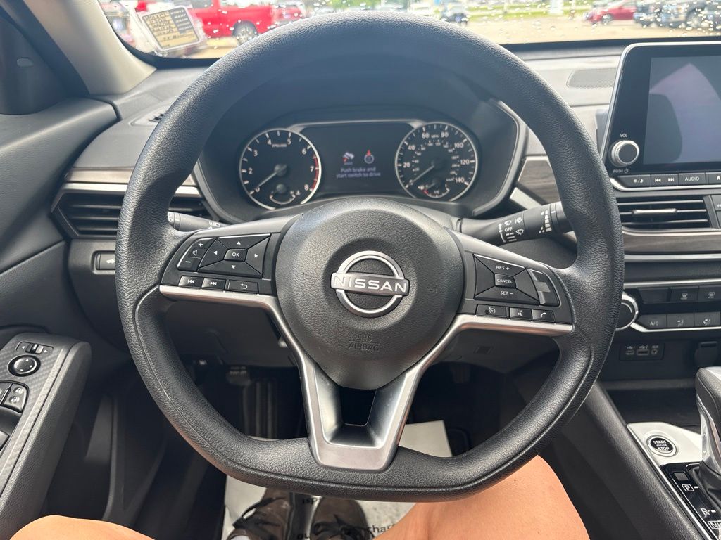 Used 2025 Nissan Altima Sedan