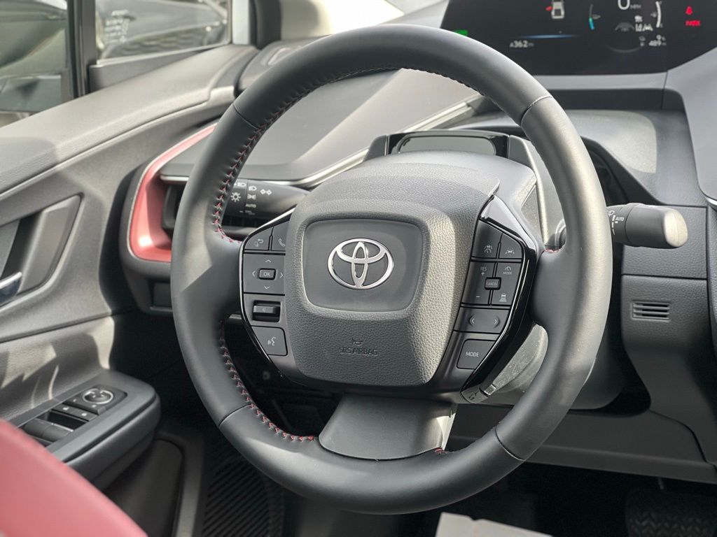 2026 Toyota Prius Plug-in Hybrid XSE photo 18