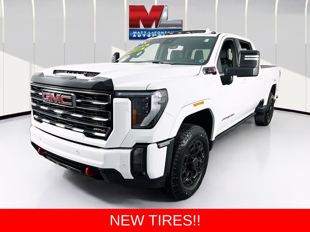 Summit White 2024 GMC Sierra 2500HD AT4 Crew Cab 4WD Pickup Truck Four-Wheel Drive Automatic