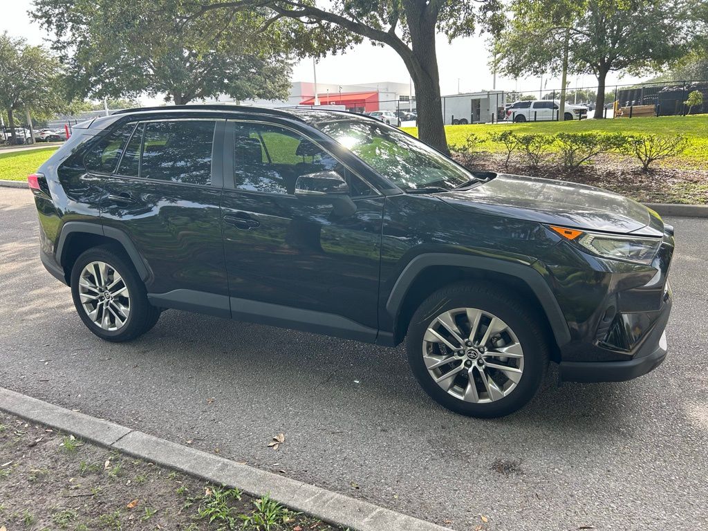 2021 Toyota RAV4 XLE Premium 7