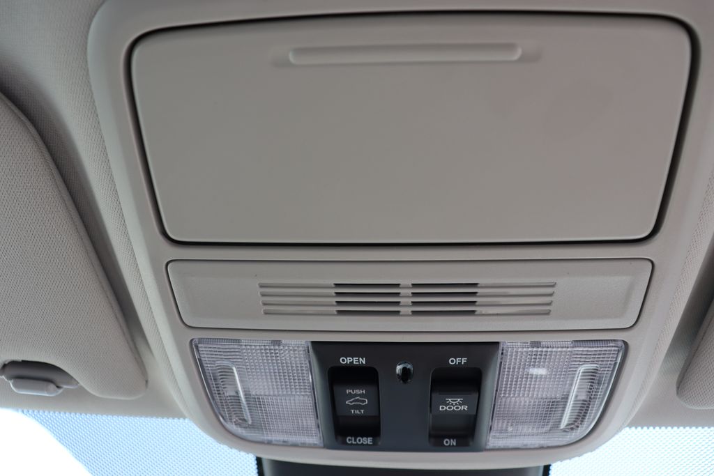 Thumbnail: 2026 Honda Odyssey - 28