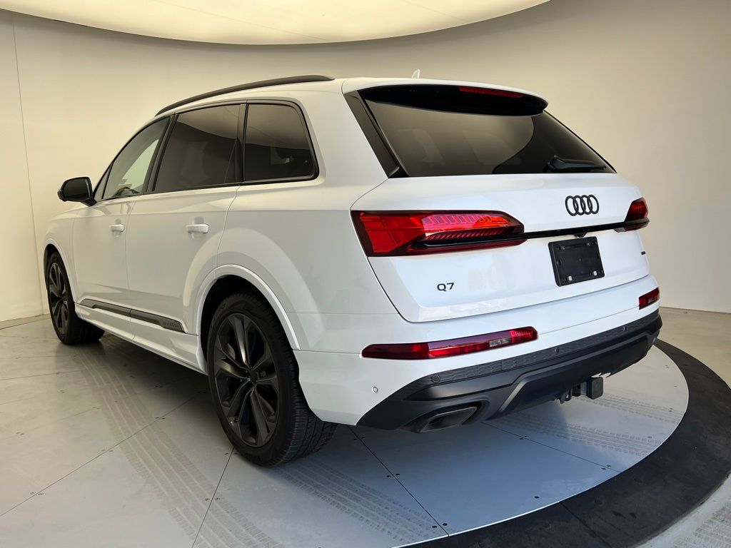 Thumbnail: 2026 Audi Q7 - 4