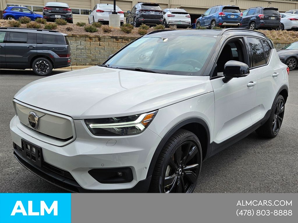 White 2022 Volvo XC40 Recharge Twin Ultimate eAWD SUV / Crossover All-Wheel Drive 1-Speed Automatic