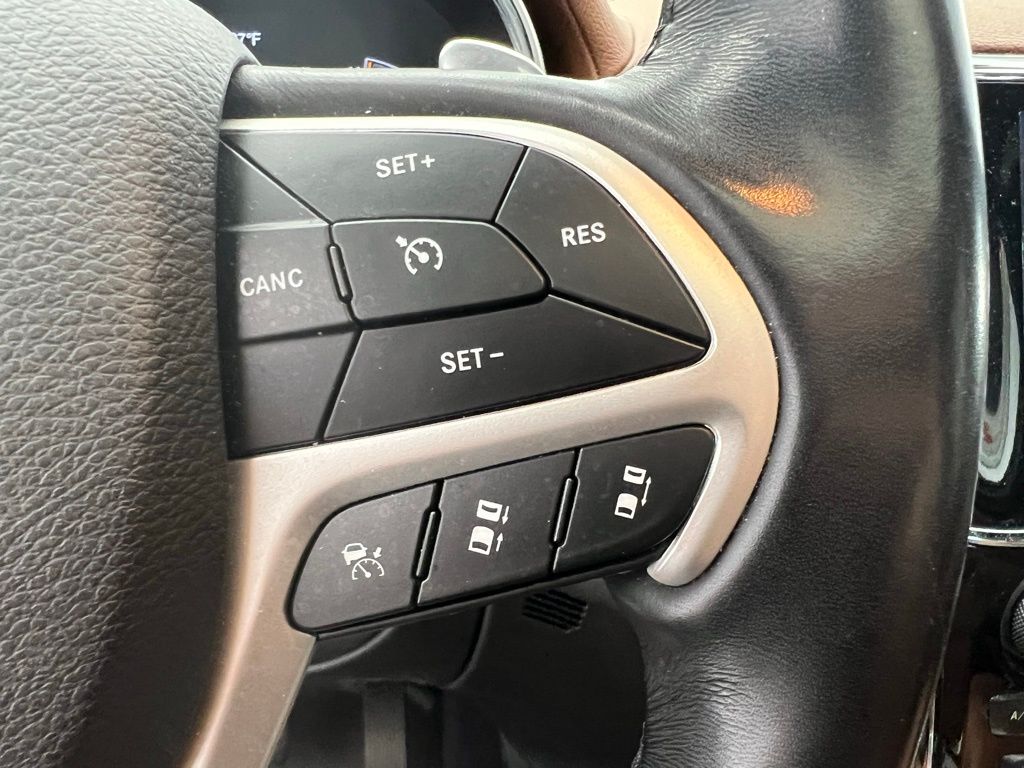 2021 Jeep Grand Cherokee Summit 18