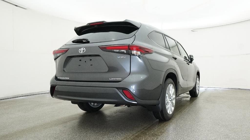 Thumbnail: 2025 Toyota Highlander - 2