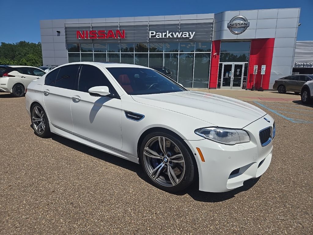 Alpine White 2014 BMW M5 Sedan Rear-Wheel Drive 7-Speed Automatic