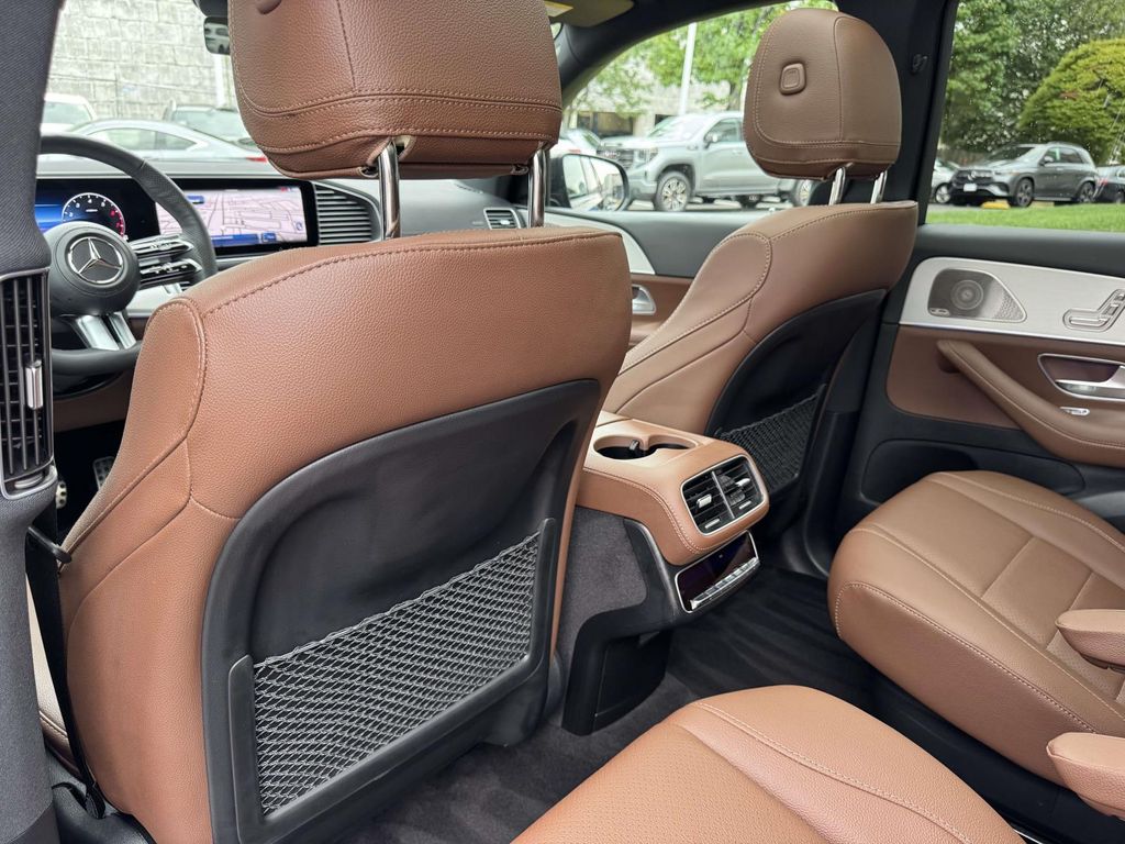 Thumbnail: 2024 Mercedes-Benz GLS - 29