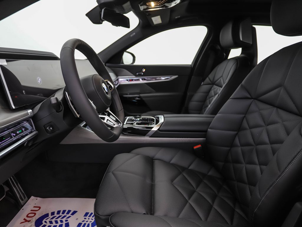 Thumbnail: 2026 BMW 7 Series - 11