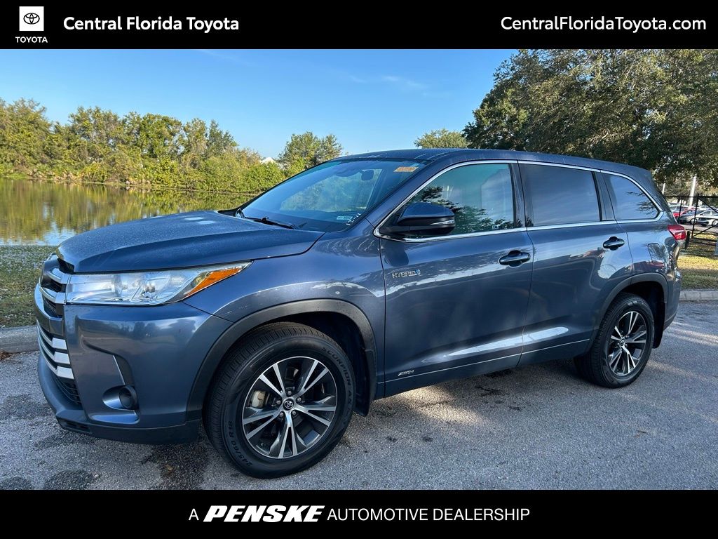 Thumbnail: 2017 Toyota Highlander - 1