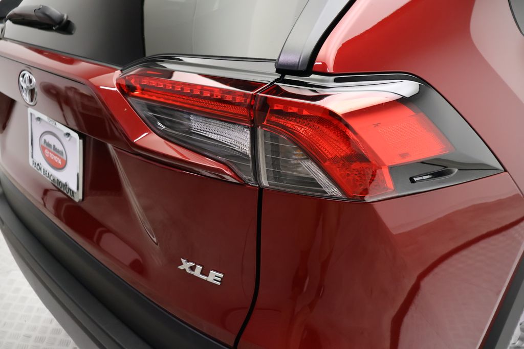 Thumbnail: 2025 Toyota RAV4 - 9