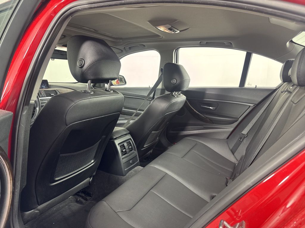 Thumbnail: 2015 BMW 3 Series - 10