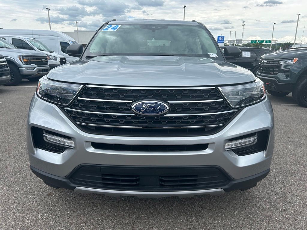 Certified Used 2024 Silver Ford XLT image 3