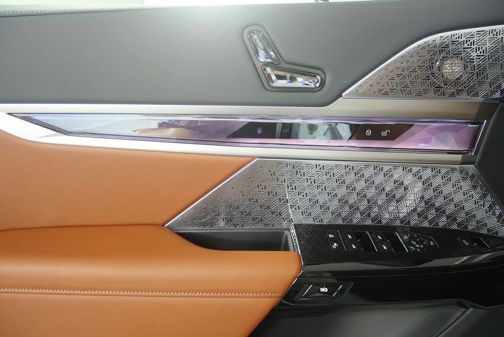 Thumbnail: 2026 BMW 7 Series - 9