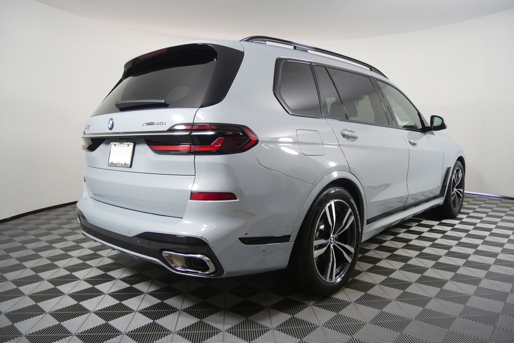 Thumbnail: 2024 BMW X7 - 3