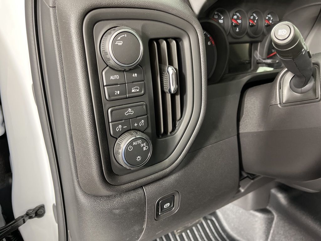 Thumbnail: 2026 Chevrolet Silverado 1500 - 25