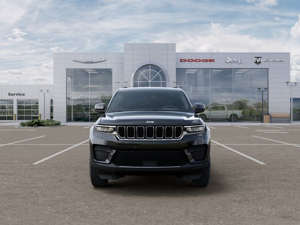 New 2026 Diamond Black Crystal Pearlcoat Jeep Laredo image 6