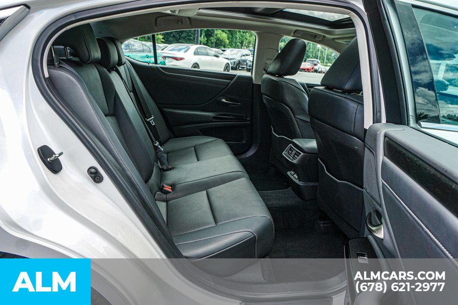 Used 2024 White Lexus 350 image 22
