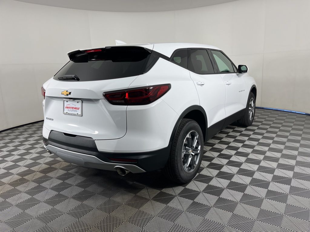 Thumbnail: 2026 Chevrolet Blazer - 5