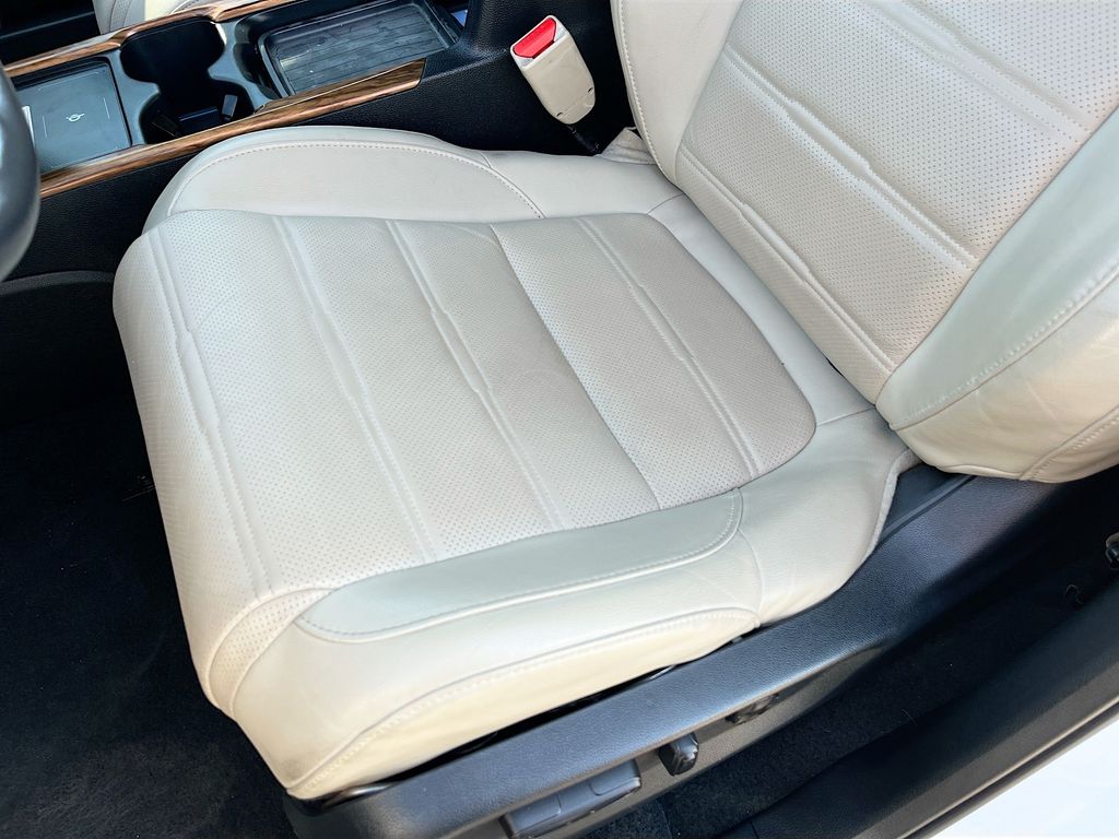 Used 2022 White Honda Touring image 19