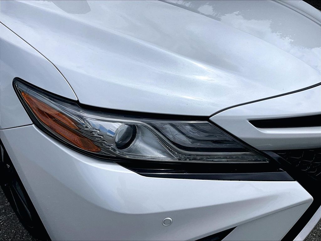 2018 Toyota Camry — photo 33