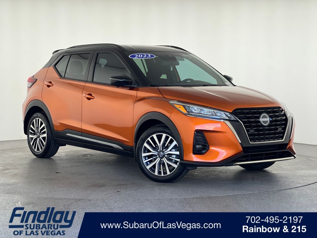 Monarch Orange Metallic/Super Black 2023 Nissan Kicks SUV / Crossover Front-Wheel Drive Continuously Variable Transmission