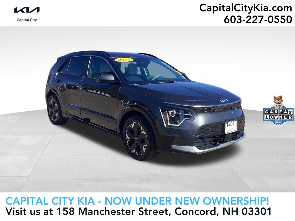 2023 Kia Niro EV Gris (Graphite Gray) SUV/Crossover Tracción delantera 1 velocidad Automática
