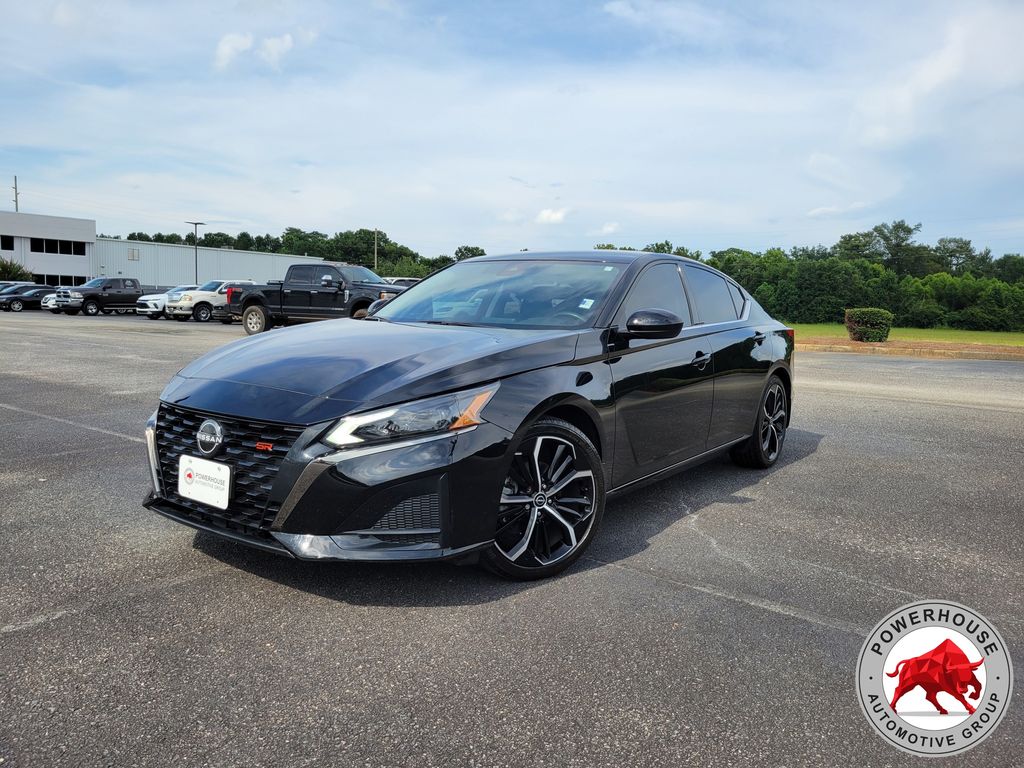 Super Black Clearcoat 2024 Nissan Altima Sedan Front-Wheel Drive Continuously Variable Transmission