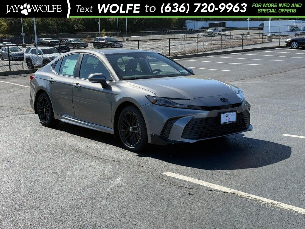 2026 Toyota Camry SE FWD